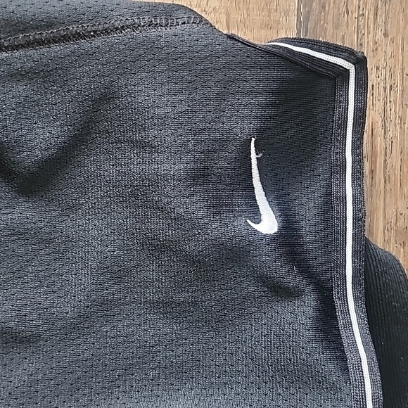 Ladies Nike Dri-Fit Shorts Sz Small - Picture 2 of 4